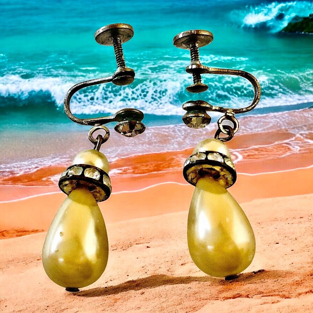 Vintage Faux Teadrop Pearl & Rhinestones Screw Back Earrings Dangle oldies 40's